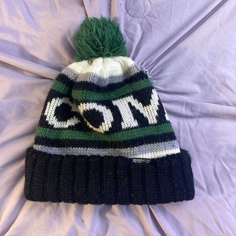 Volcom winter hat - Picture 1 of 4